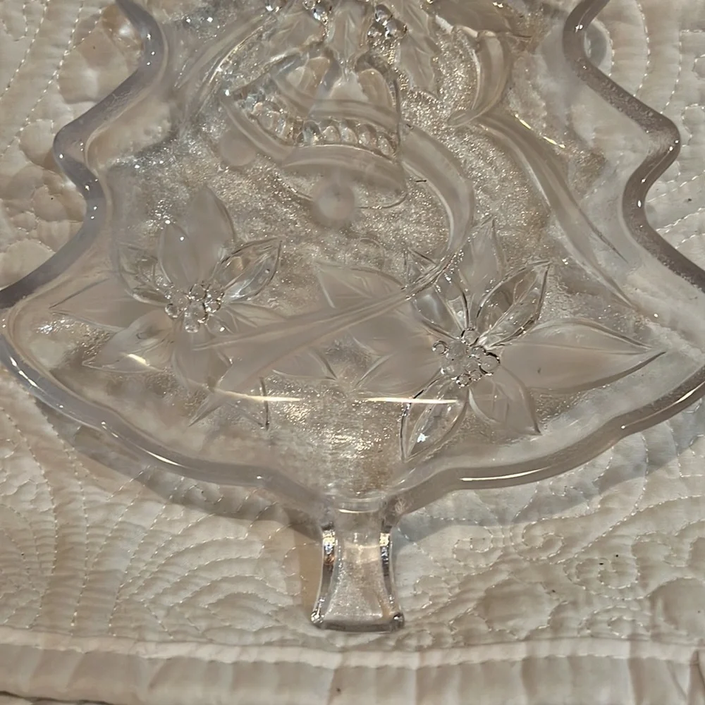 Glass‎ Christmas Tree servers